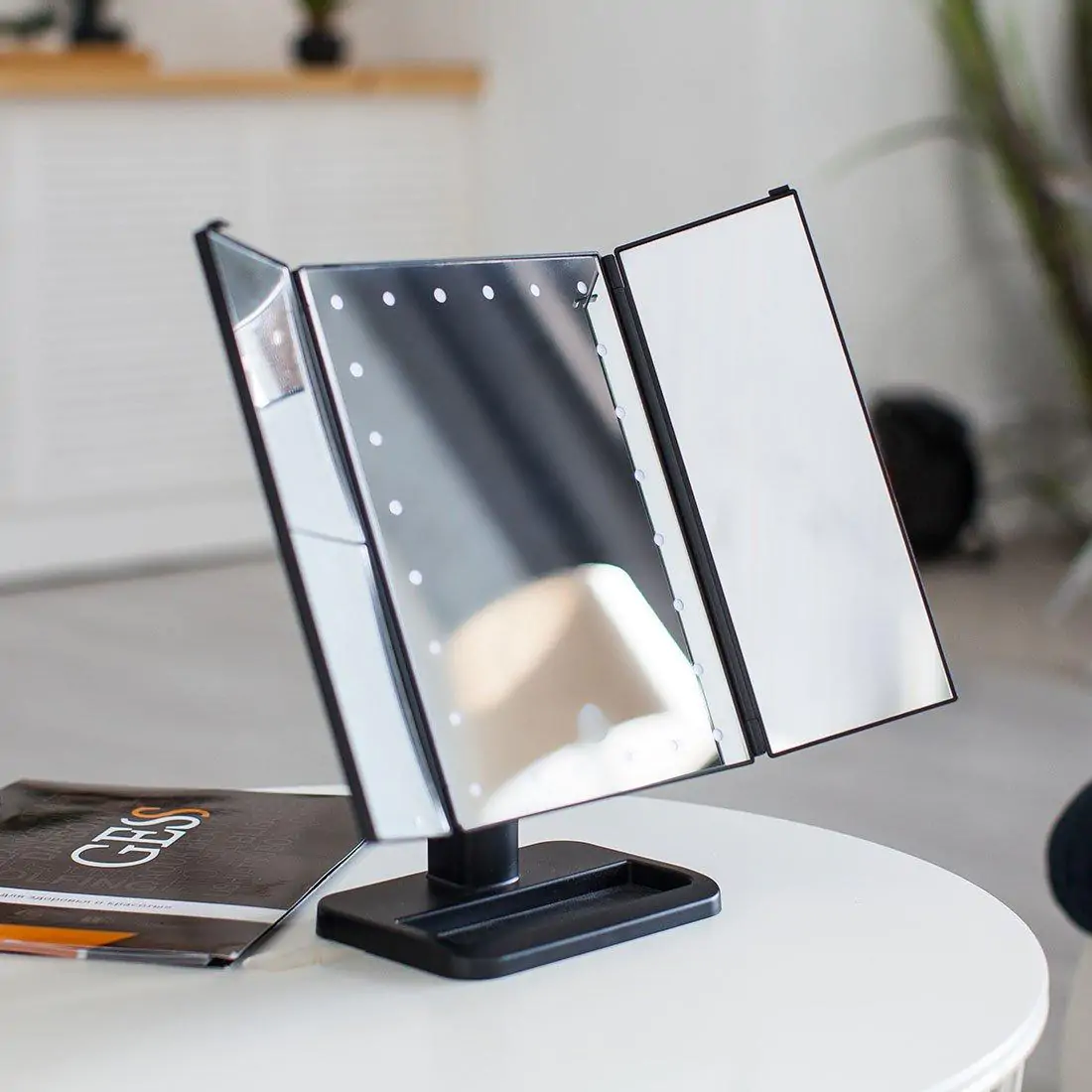 Зеркало с LED подсветкой MAGIC MAKEUP MIRROR